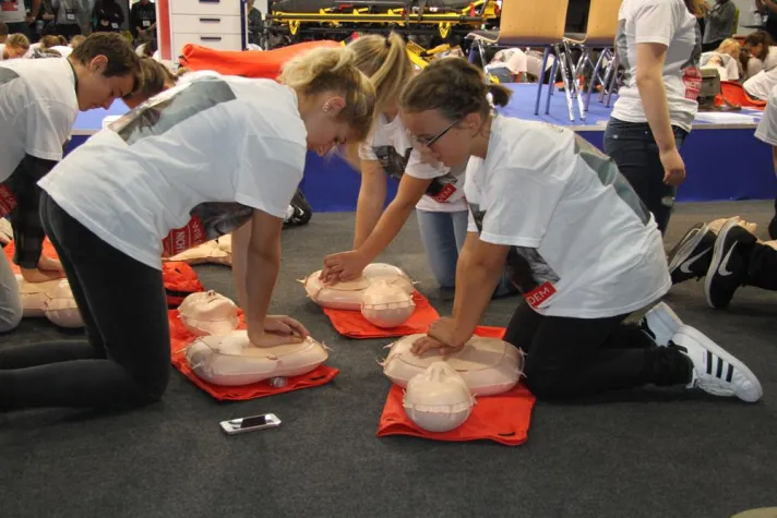 Bild: Reanimationsworkshop für Kids