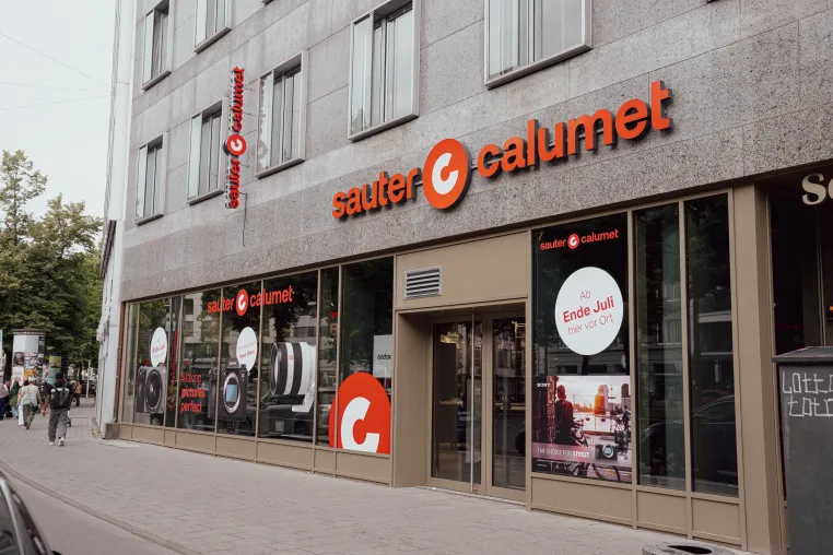 Umzug in die Sonnenstraße 21: Sauter Calumet eröffnet neuen Store Bild: Umzug in die Sonnenstraße 21: Sauter Calumet eröffnet neuen Store
