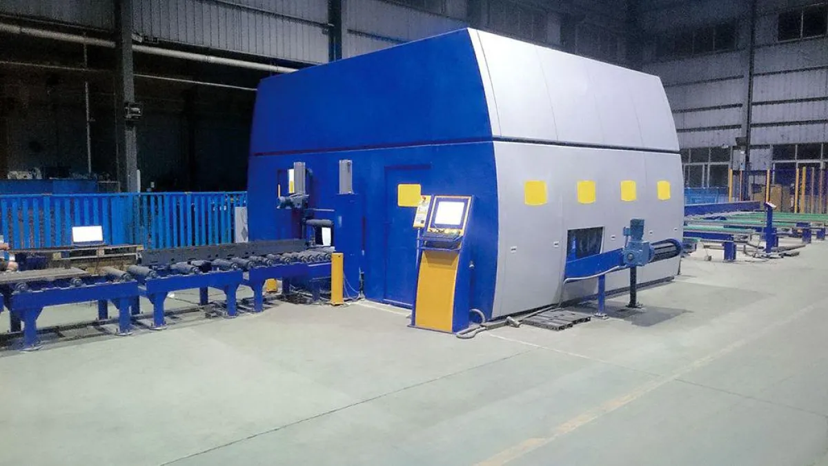 Zur Bearbeitung von Trägern und Profilen mit automatischem Materialhandling: die ProfileCut