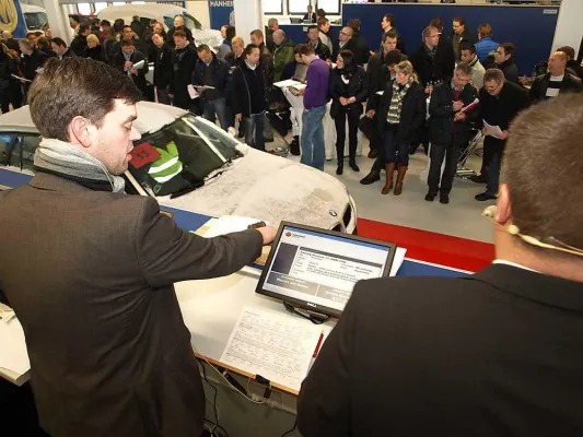 Erfolgreiche Premierenauktion in Neunburg: Manheim eröffnet zweites Auktionszentrum in Deutschland Bild: Erfolgreiche Premierenauktion in Neunburg: Manheim eröffnet zweites Auktionszentrum in Deutschland