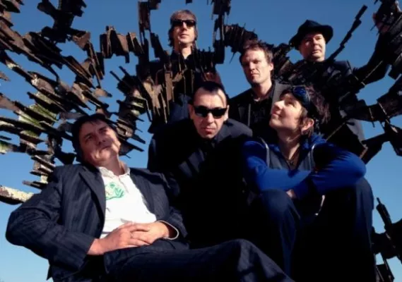 „Fehlfarben“ engagieren sich gegen Wohnungslosigkeit Bild: „Fehlfarben“ engagieren sich gegen Wohnungslosigkeit