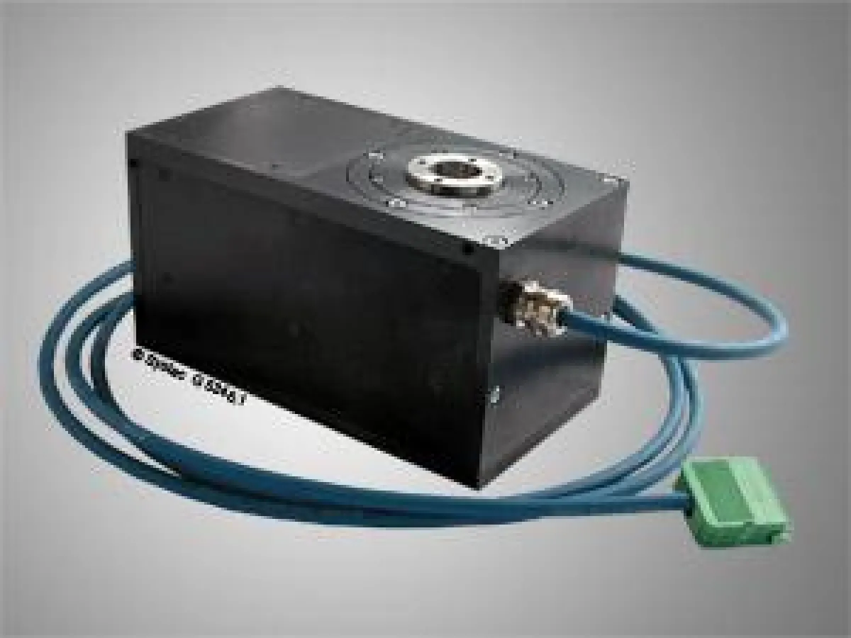 Das elektrische Drehmodul M1R-M1 rotiert Objekte mit bis zu 720 °/s bei einer Genauigkeit von 0,1 °
