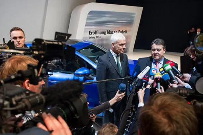 Bild: Pure Perfection inszeniert in Leipzig die Werkseröffnung für den Porsche „Macan“