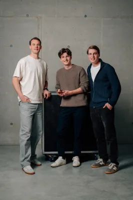 Fußballprofi Manuel Neuer unterstützt junges Start-up der OTH Regensburg Bild: Fußballprofi Manuel Neuer unterstützt junges Start-up der OTH Regensburg