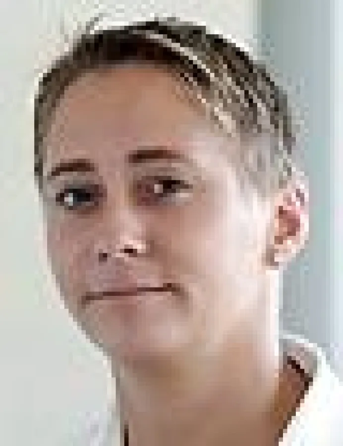 PR plus-Absolventin Anette Schwenzer referiert beim 