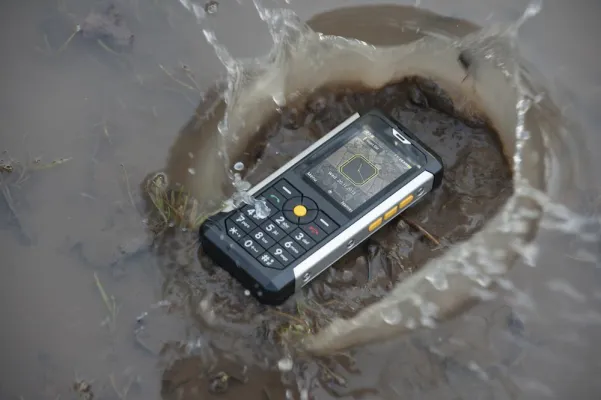 Robustes Handy für den harten Einsatz Bild: Robustes Handy für den harten Einsatz