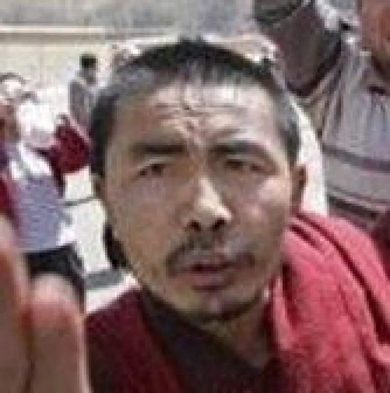 Sangay Gyatso bei der Demo vor den ausländischen Reportern