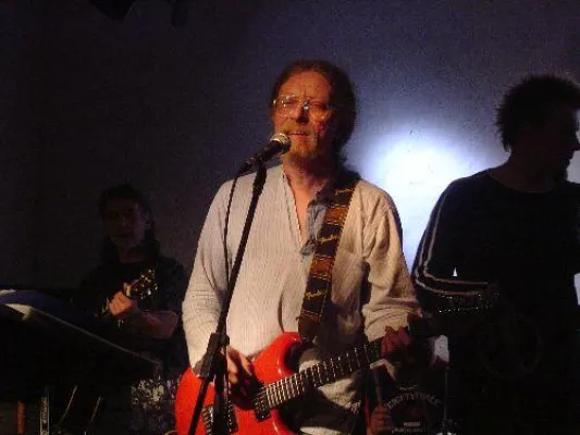 Bild: Am 15.&16.04./20 Uhr im Artenschutztheater "Tom Waits Intershop" Konzert mit Franz de Byl