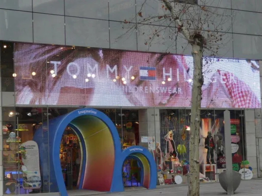 Bild: LEUROCOM electronic displays GmbH ist für den "Großen Preis des Mittelstandes 2011" nominiert