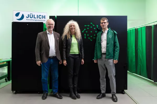Bild: Zuwachs für Europas Quantencomputer-Infrastruktur: 100-Qubit-Quantencomputer von Pasqal in Jülich angekommen