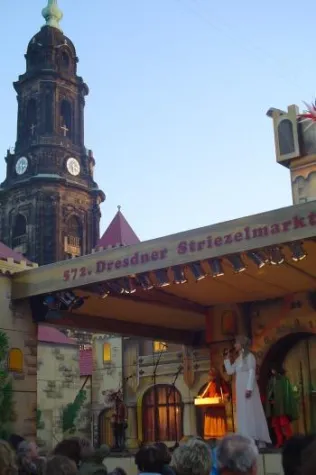 Bild: Der Striezelmarkt in Dresden zieht einmalig auf den Ferdinandplatz wegen Bauarbeiten auf dem Altmarkt