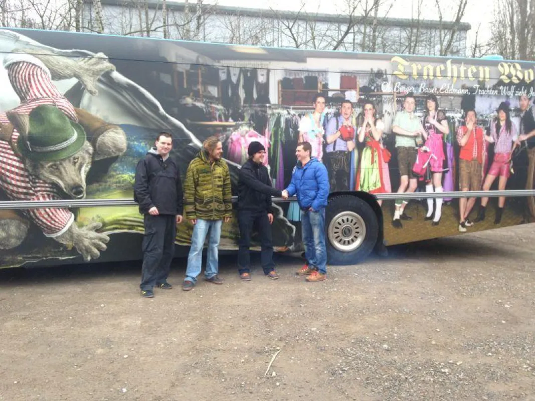 Der Trachtenbus ist fertig und wird nach Neugestaltung den Inhabern übergeben