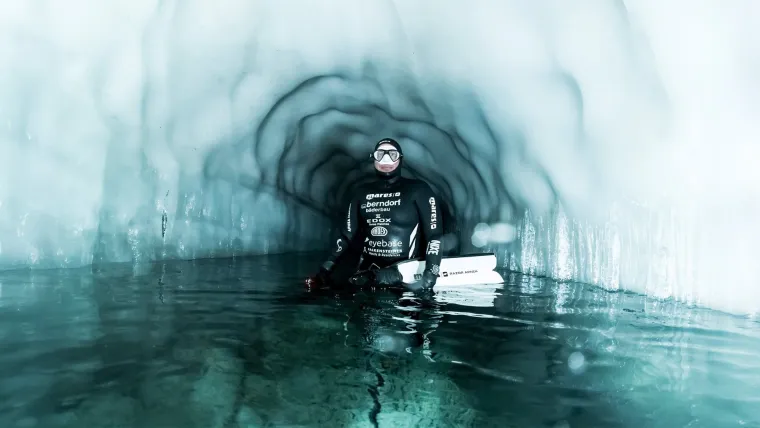 Bild: Natureispalast: Persönliche Entwicklung durch Firmenevents am Gletscher