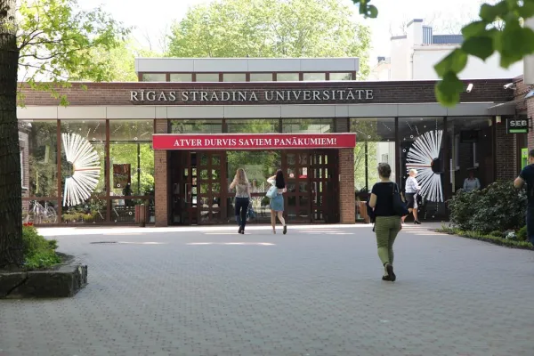 Bild: Wöchentlich zum Medizinstudium nach Riga: Online-Vorträge etablieren sich als Informationsquelle