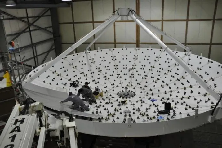 Mainzer Fachleute montieren weltweit größtes Radioteleskop auf 3.000 Meter Höhe Bild: Mainzer Fachleute montieren weltweit größtes Radioteleskop auf 3.000 Meter Höhe