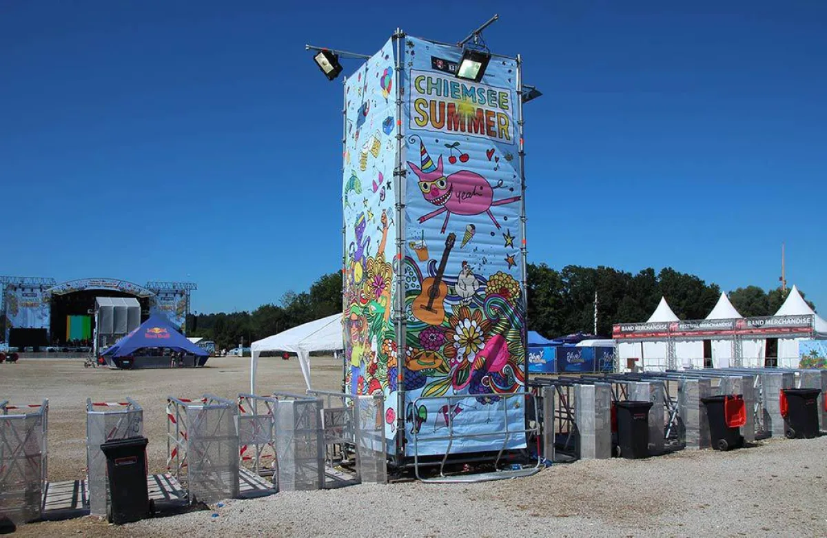 Sicherer Zugang zum Festivalgelände des Chiemsee Summer 2016 durch die GIGS Einlassschleusen von eps