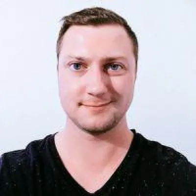 Bild: Couch reinigen - Gib Schweiß, Haaren, Schuppen und Flecken keine Chance