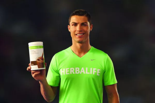 Bild: HERBALIFE ist offizieller neuer Ernährungspartner des internationalen Fußballstars Cristiano Ronaldo