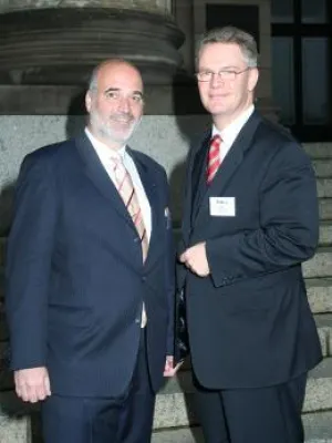 Bild: Baustoff-Fachhandel gründet Zentralverband - Stefan Thurn neuer Präsident / Berlin künftiger Hauptsitz