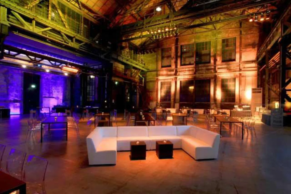 Mehr als funktional: Die Rauminszenierung des „European Stars Award 2013“ in der Bochumer Jahrhunder