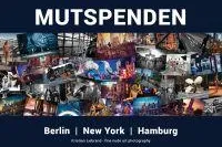 Kunstprojekt für den guten Zweck: Aktfotografie-Bildband "Mutspenden - nude in public, Berlin-New York-Hamburg" Bild: Kunstprojekt für den guten Zweck: Aktfotografie-Bildband "Mutspenden - nude in public, Berlin-New York-Hamburg"