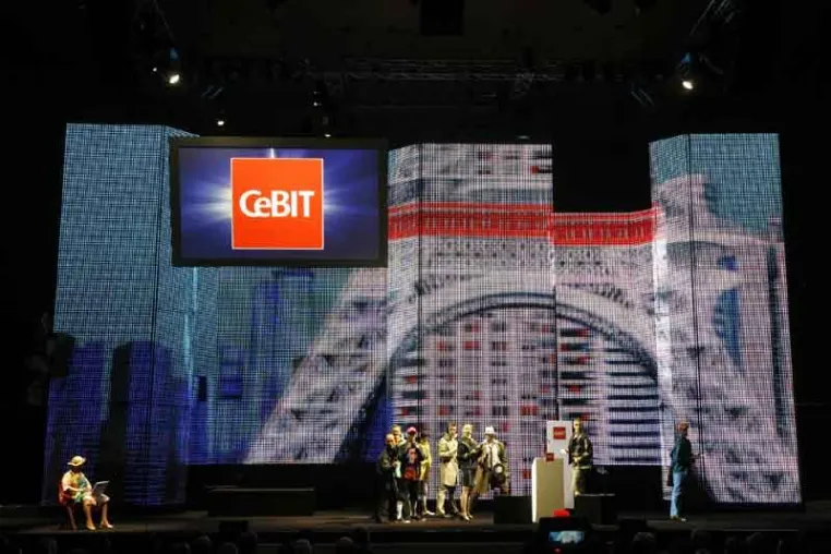 Bild: Eröffnungsveranstaltung der CeBIT 2009 wieder mit insglück