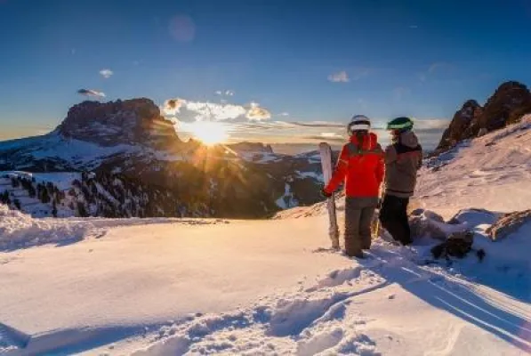 Bild: Sonnenverwöhntes Tal in den Dolomiten