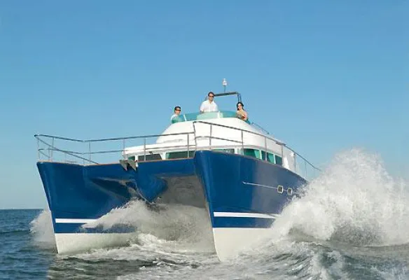 Bild: Neu im Yachtcharter-Programm von Master Yachting - Lagoon 43 Motorcat in Kroatien