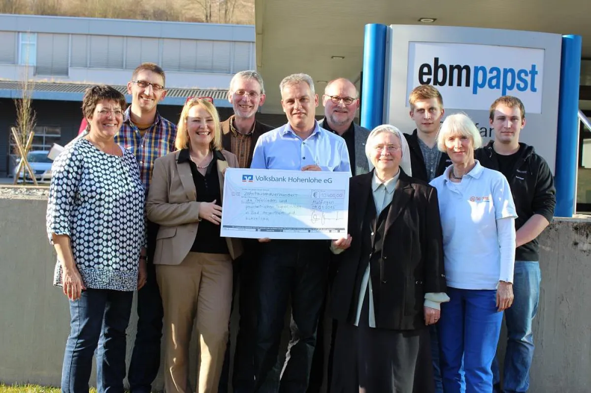 Die symbolische Scheckübergabe