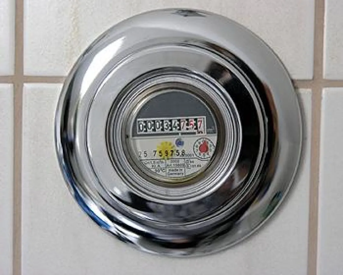 Bei der Auswahl der Kalt- und Warmwasserzähler (siehe Abbildung) sowie der Heizkosten-Verteiler setzt Monarchis auf High-Tech, was für Eigentümer, Mieter und externe Firmen zur Wärmekosten-Abrechnung 