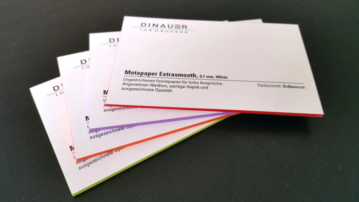 Visitenkarten mit echtem Farbschnitt liegen voll im Trend