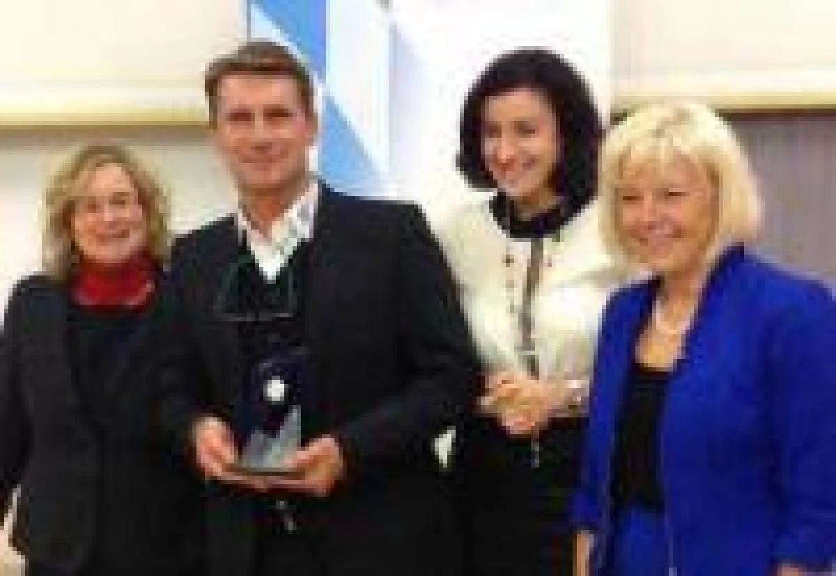 Von links: Gabriele Jakob, Preisträger André Jurleit, Dorothee Bär (CSU) und die Bezirksvorsitzende der Mittelstandsunion Unterfra