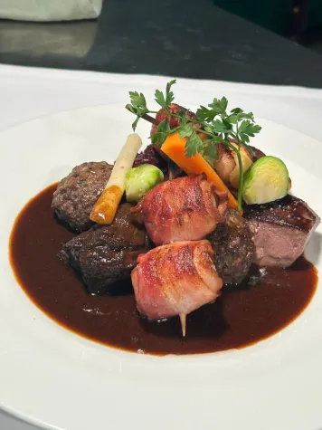Privathotels Dr. Lohbeck: Wildes Surf & Turf im Heide Kröpke Bild: Privathotels Dr. Lohbeck: Wildes Surf & Turf im Heide Kröpke