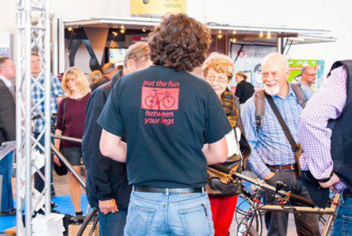 Pedelecpendler auf der Velo Berlin