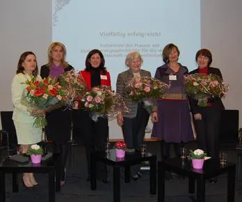 "Keine unvollkommenen Deutschen mit Akzent" - PETEK-Veranstaltung macht Frauen mit Migrationshintergrund Mut Bild: "Keine unvollkommenen Deutschen mit Akzent" - PETEK-Veranstaltung macht Frauen mit Migrationshintergrund Mut