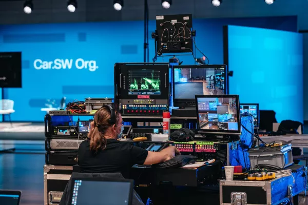 Bild: SPREEFREUNDE inszenieren die Tech Show zum Start der Volkswagen Car.Software-Organisation