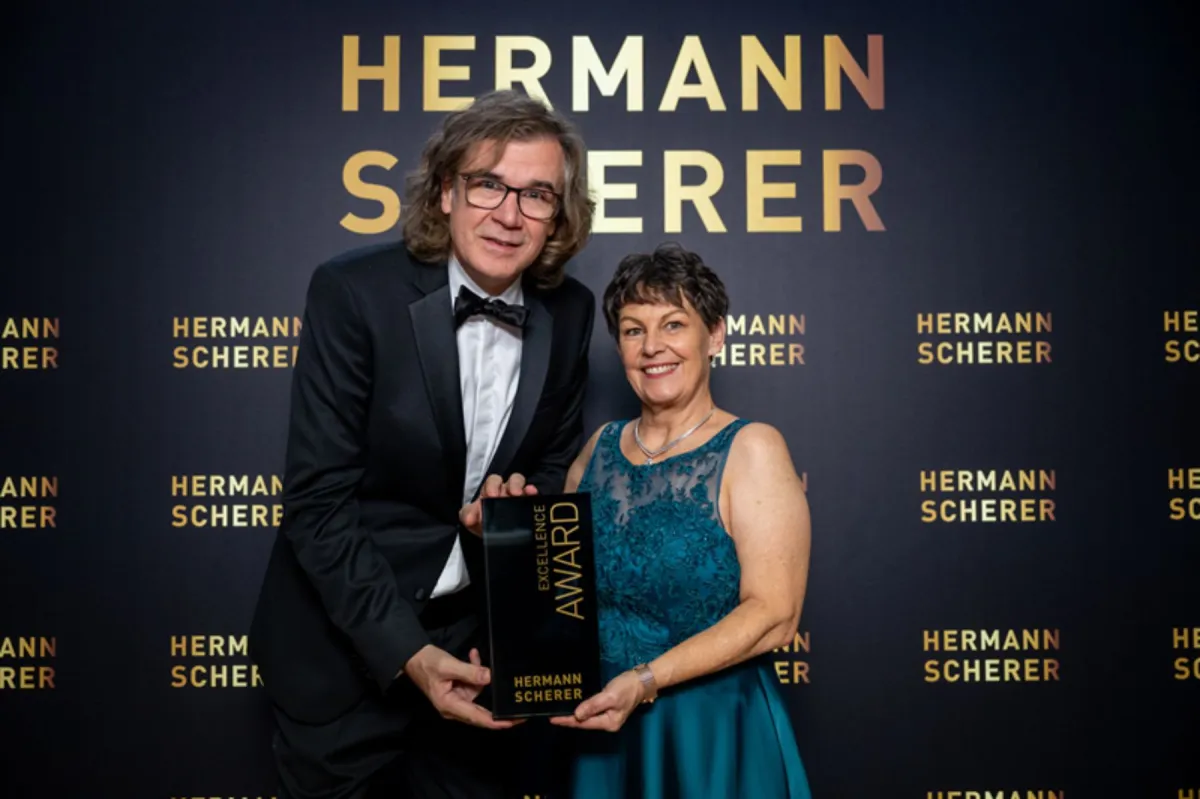 Stella Reichmann gewinnt beim Speaker Slam Excellence Award (© Foto: JustinBockey2024)