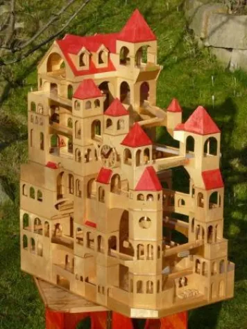 Es geht wieder rund. Murmelwochen im Spielmuseum Bild: Es geht wieder rund. Murmelwochen im Spielmuseum