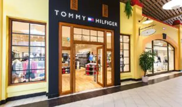 Bild: Freeport Fashion Outlet: Shops im neuen Outfit – Re-Opening von Tommy Hilfiger