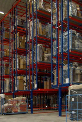 Bild: Mehrstöckiges Hochregallager für Möbel-Corletten®