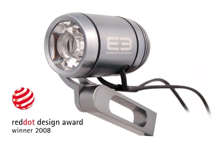 Supernova E3 erhält den Red Dot Design Award 2008 Bild: Supernova E3 erhält den Red Dot Design Award 2008