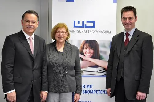 Bild: Wirtschaftsakademie gründet Wirtschaftsgymnasium