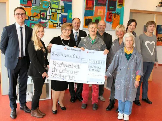 Spende der HypoVereinsbank für soziales Engagement Bild: Spende der HypoVereinsbank für soziales Engagement