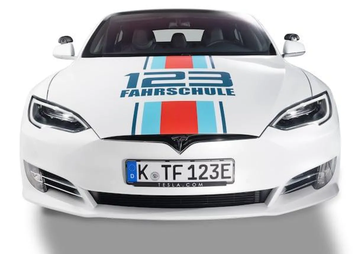123FAHRSCHULE - Fahrstunden im Tesla