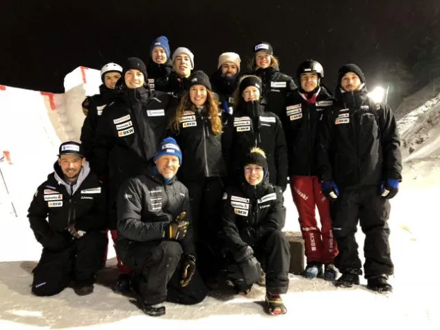Bild: All black in Schöffel – beste Performance für das Swiss-Ski Skicross-, Aerial- und Moguls-Team