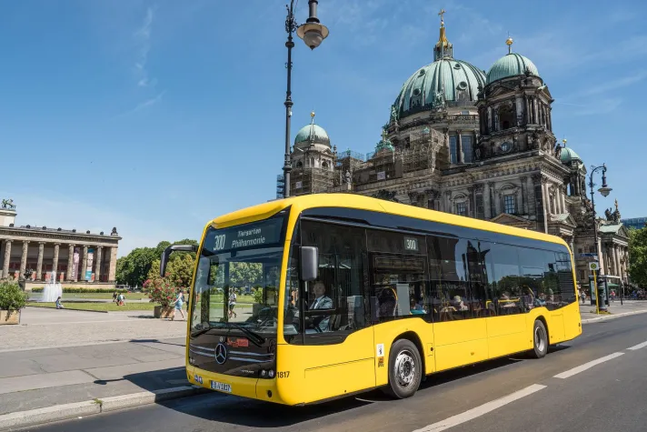 Bild: IVU.suite optimiert künftig Elektrobusse der BVG