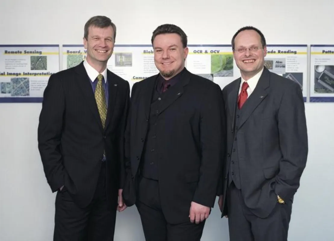 Auch nach 15 Jahren Besitzer: MVTec-Gründer Dr. Wolfgang Eckstein, Dr. Carsten Steger und Dr. Olaf Munkelt (v.l.n.r.)