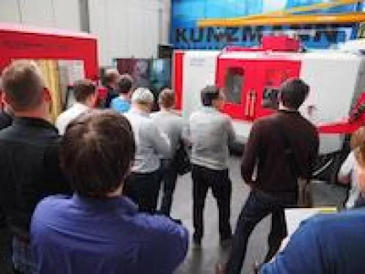 Bild: Vier Spezialisten zeigen Lösungen zum effizienten Zerspanen aus einer Hand