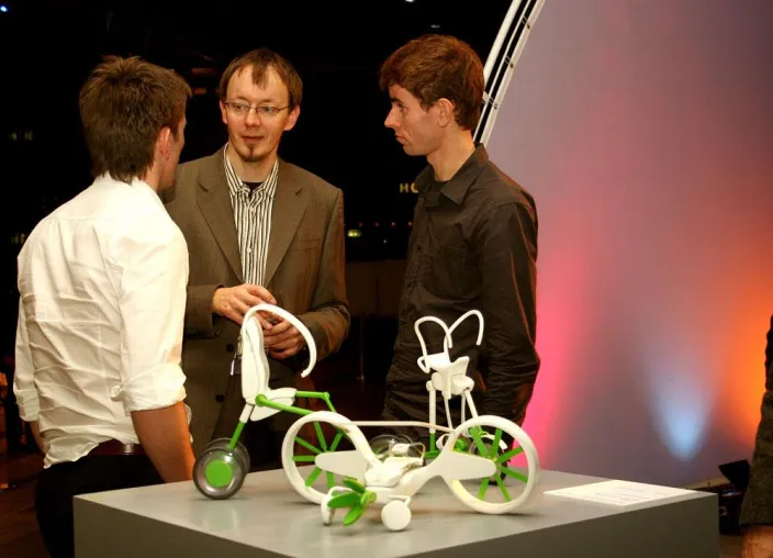Ins rechte Licht gerückt - Sächsischer Wirtschaftsminister Thomas Jurk lobt Sächsischen Designpreis 2009 aus Bild: Ins rechte Licht gerückt - Sächsischer Wirtschaftsminister Thomas Jurk lobt Sächsischen Designpreis 2009 aus
