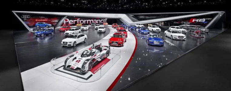 Bild: Ikonografie im Brand Space: SCHMIDHUBER entwickelt für die Audi Weltpremiere den R8 FLASH